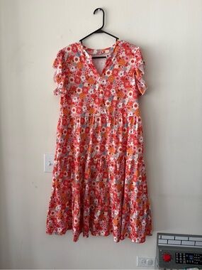 Vibrant Floral Tiered Midi Dress in Coral & White